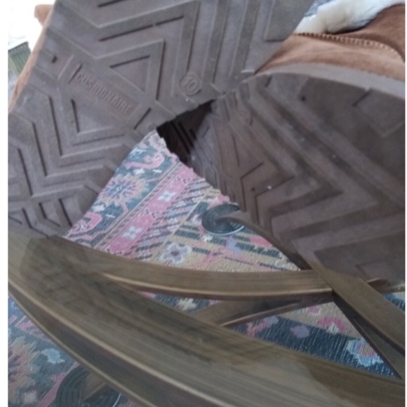 Cushionaire Brand - Faux Shearling Hidden Wedge Booties 10 M.   New With Box - Picture 5 of 7